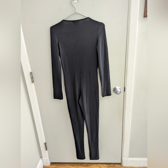 NWT Size 4 US Pretty Little Thing Disco Sweetheart Slinky Jumpsuit Long Sleeves - Picture 6 of 7